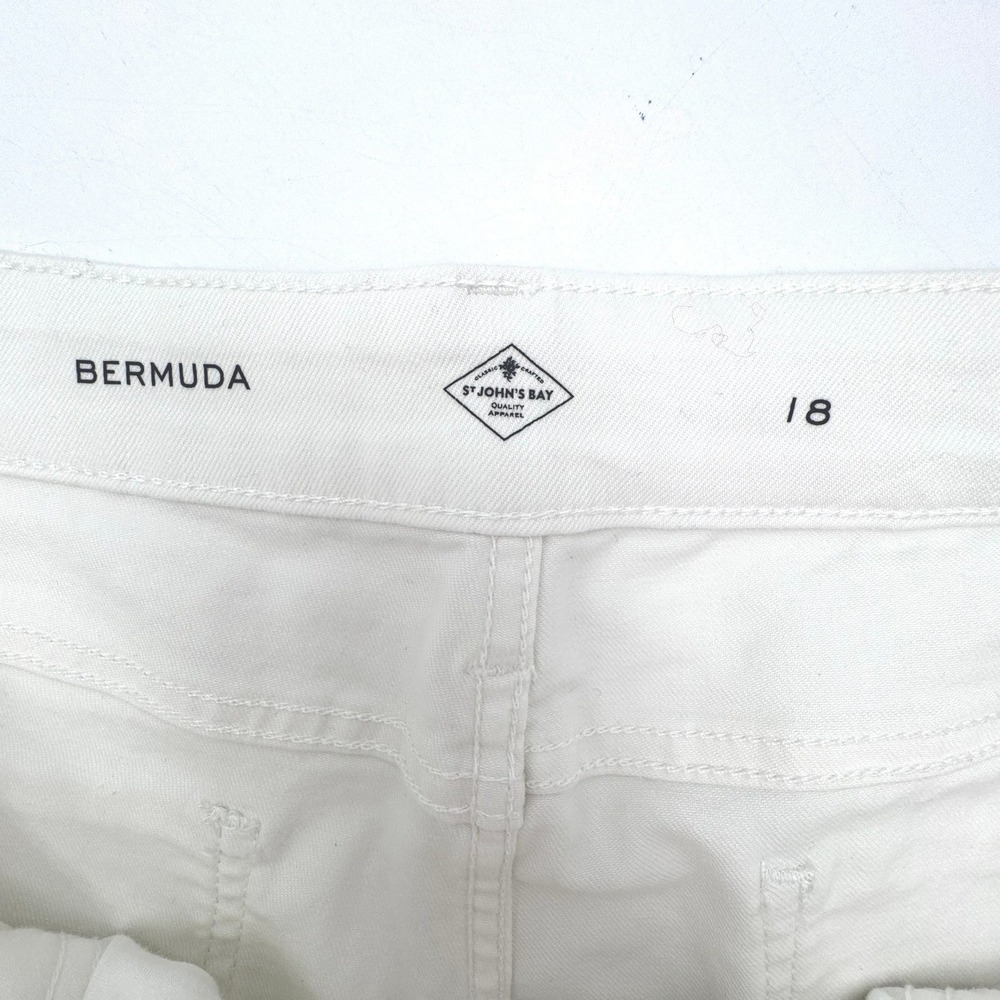 ST JOHN'S BAY NWT Womens 18 White Denim Bermuda Shorts Secretly Slender Mid Rise - Picture 5 of 9
